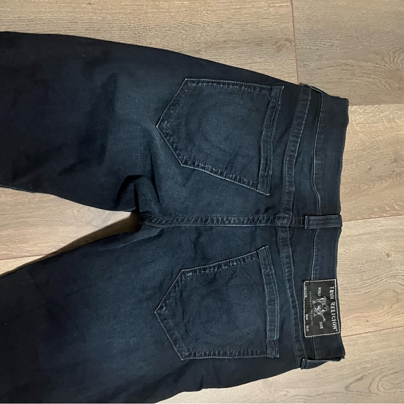 TRUE RELIGION SKINNY RELAXED JEANS - Picture 2 of 3